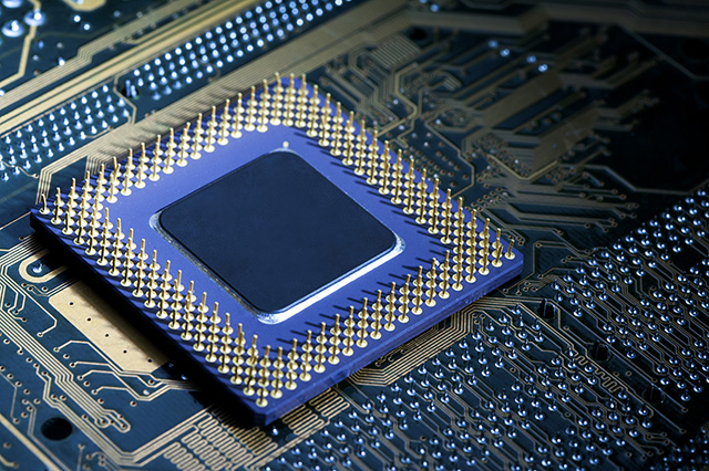 供應(yīng) Renesas 時(shí)鐘和定時(shí)：晶體振蕩器、抖動(dòng)衰減器、VersaClock 可編程時(shí)鐘